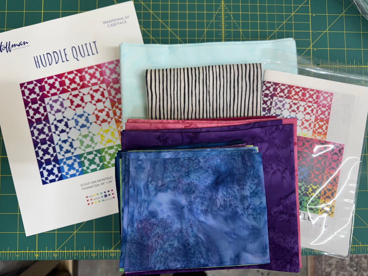 Hoffman Fabrics and Eye Candy Quilted Huddle Quilt: Quilt Kit