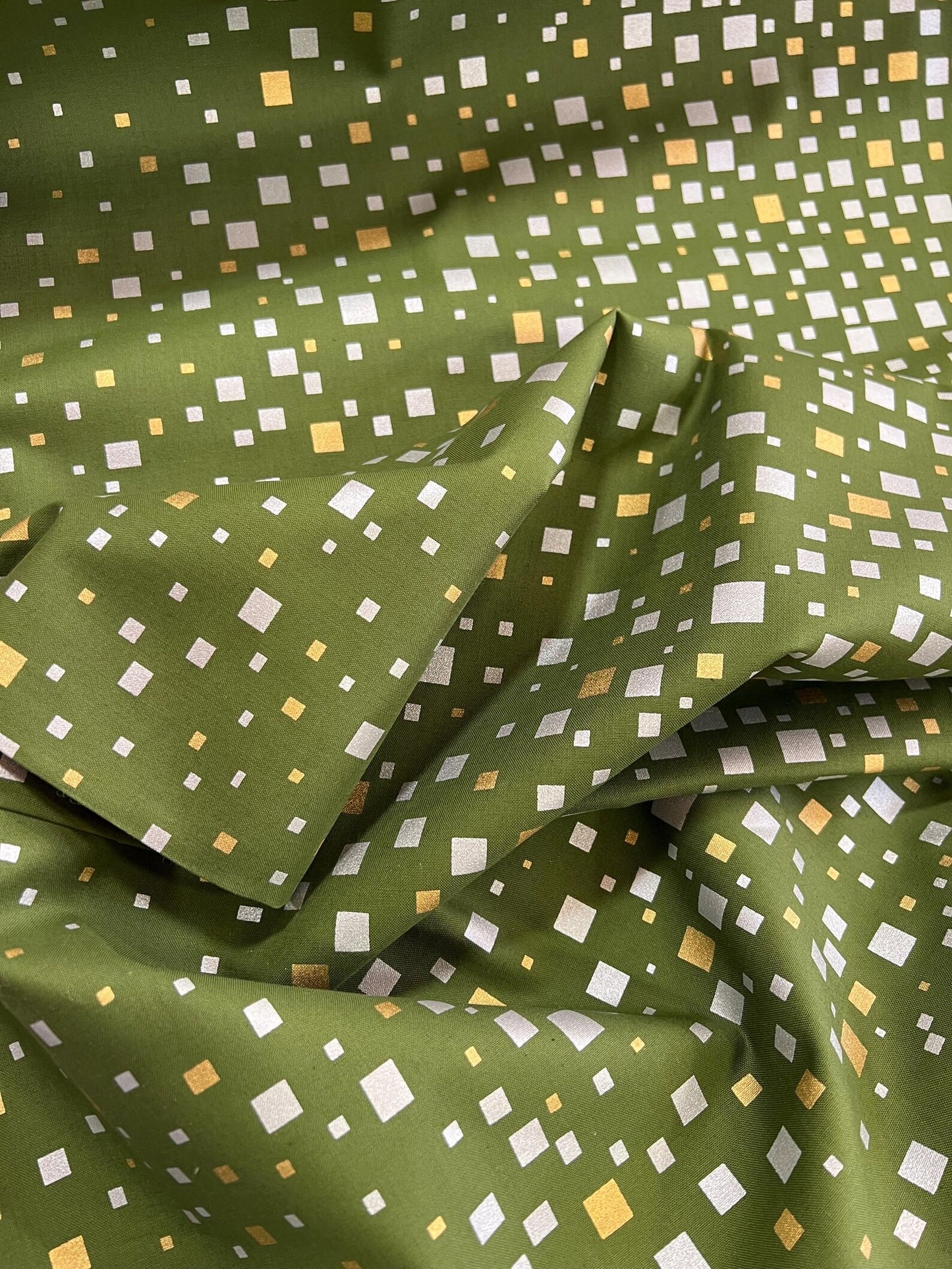 HOFFMAN FABRICS MIXED METALLIC Q4521-291